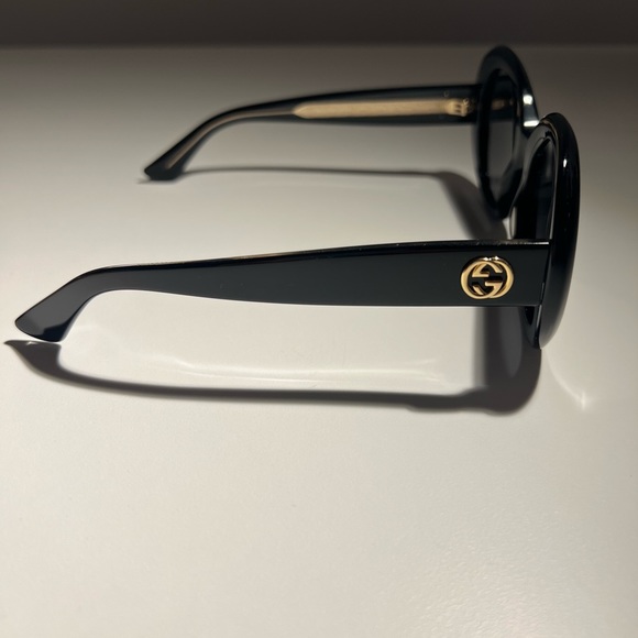 Gucci Sunglasses - Picture 5 of 6